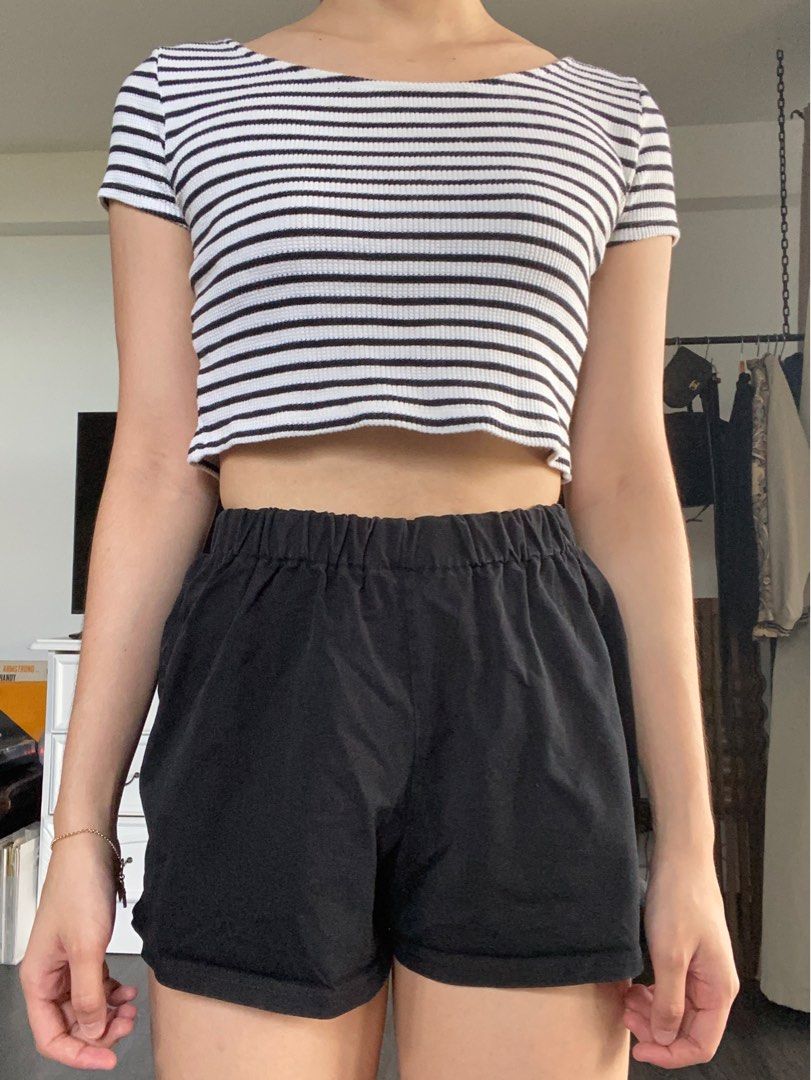H&M Black and White Striped Crop Top (Category: Shirts) located in Cebu City. Submitted by ellacece (Listing ID 1203816865, Image 1). Description: H&M black and white striped crop top :-) this is well-used but still in great condition 😁 no issues other than a bit of stretching of the fabric (natural wear and tear). Really cute, just too big for me hehe RFS: doesn't fit anymore.