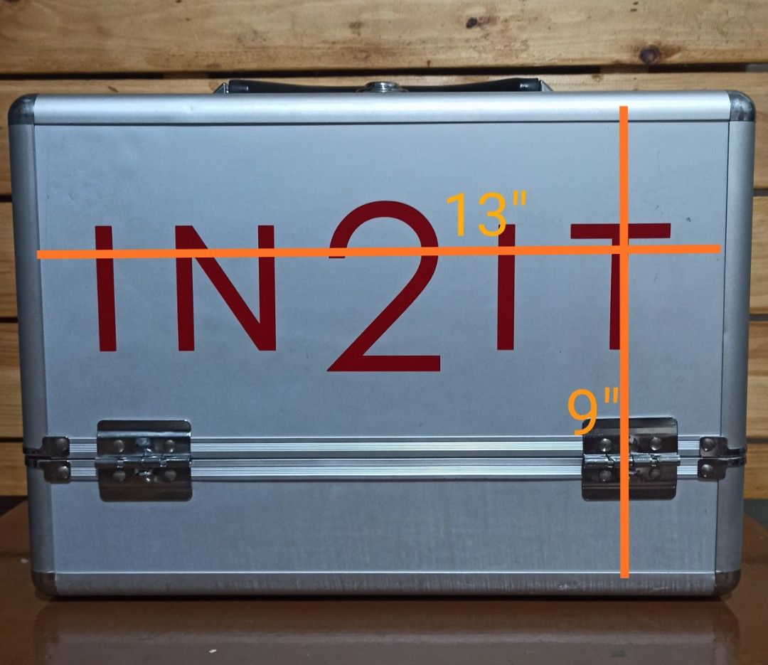REG PRICE P14,400 IN2IT TRAINCASE (Category: Makeup) located in Manila. Submitted by skinbliss_dermaessentials (Listing ID 1203953189, Image 3). Description: Mall Price: P14,459 - This was used as demo display thats why it still has price tag. - With nicks on the side & minor rust on some screw areas since this was stored in the warehouse for some time. - Without keys..