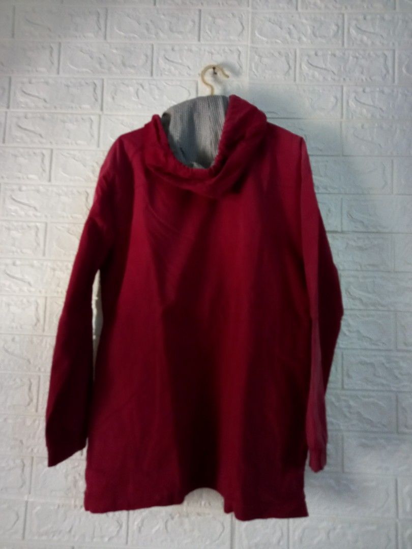 Jaket parka warna merah, Fesyen Wanita, Pakaian Wanita, Baju Luaran di