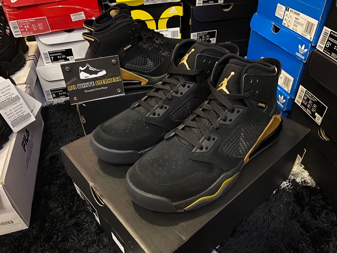 Nike mars 270 gold sales