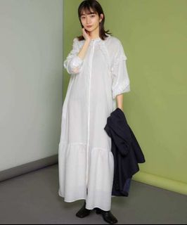 KBF｜荷葉滾邊條紋長袖洋裝 白色｜日牌 日貨 正品  Urban Research
