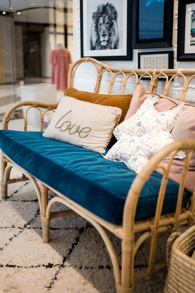 Ikea shop rattan couch