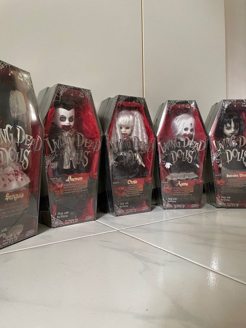 Living dead dolls series hotsell 19