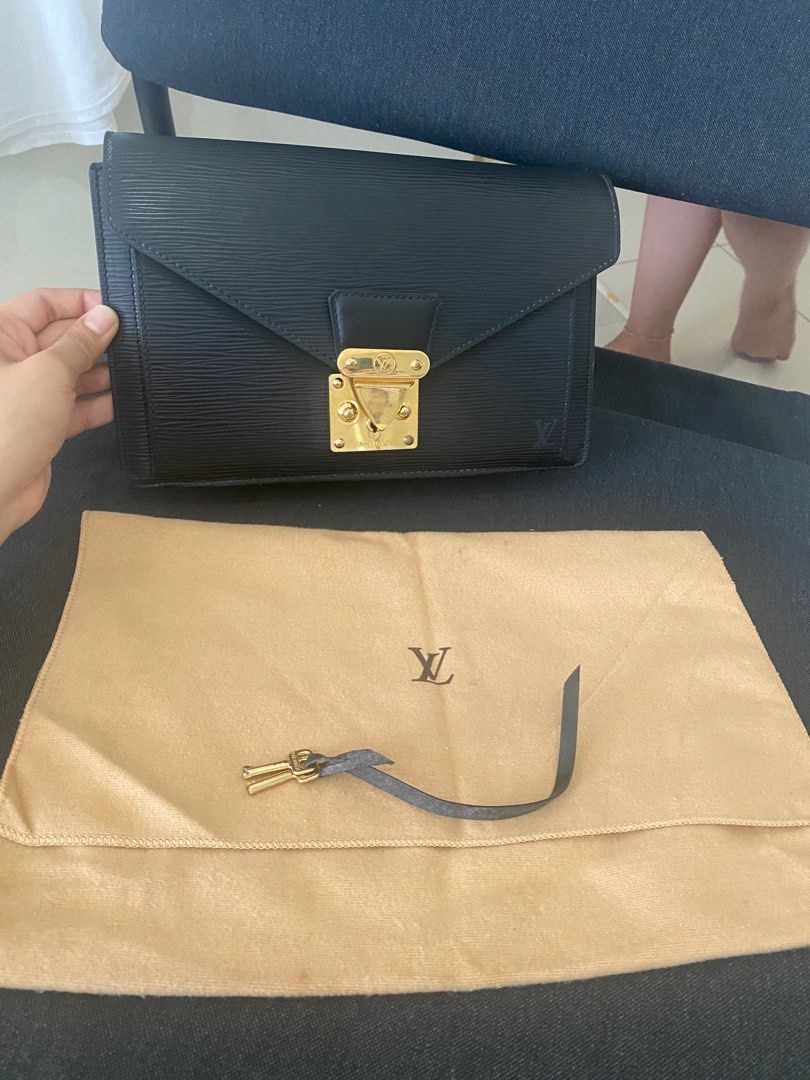 Authentic Louis Vuitton Black Epi Sellier Dragonne Clutch Bag, Luxury, Bags  & Wallets on Carousell