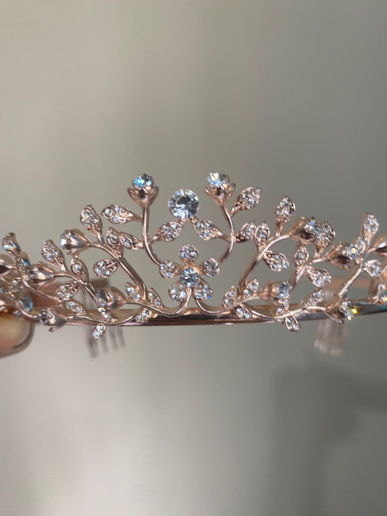 Lovisa Tiara/Crown, Women's Fashion, Watches & Accessories, Hair ...