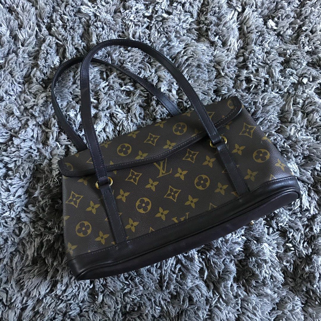 LV Felicie strap & go pochetta, Luxury, Bags & Wallets on Carousell