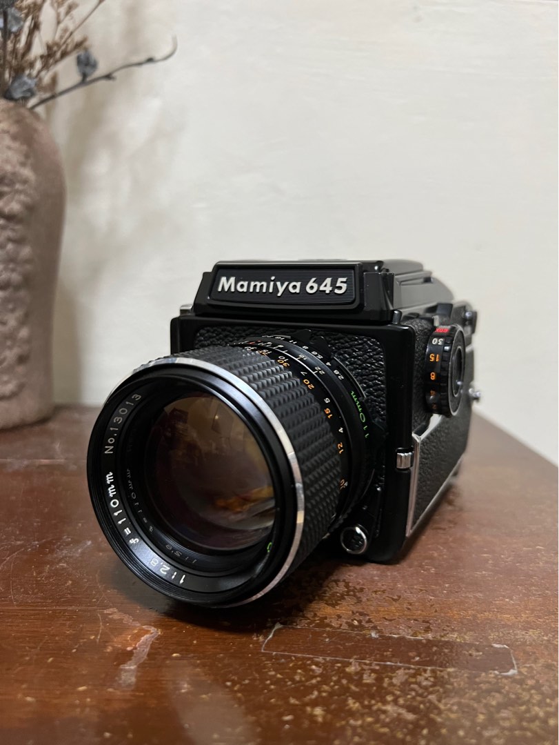 Mamiya 645 1000s (Waist level viewfinder with Mamiya strap