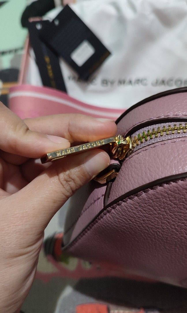 Marc Jacobs shutter, Luxury, Bags & Wallets on Carousell