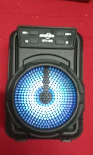 Mini bluetooth speaker with fm radio