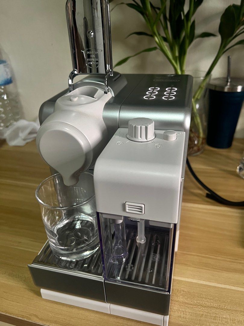 nespresso lattissima touch, TV & Home Appliances, Kitchen Appliances ...