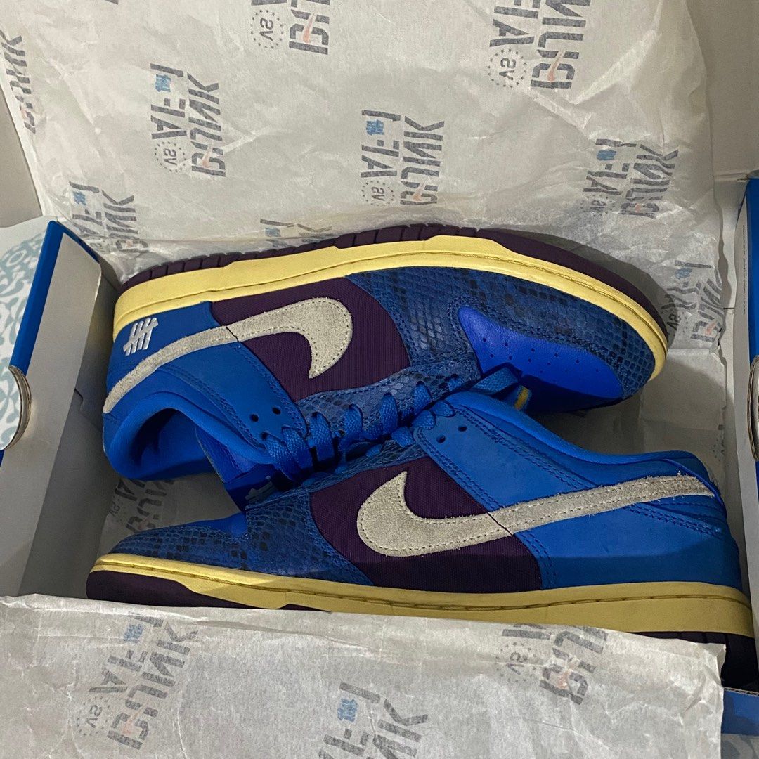 undefeated dunks 5 on it