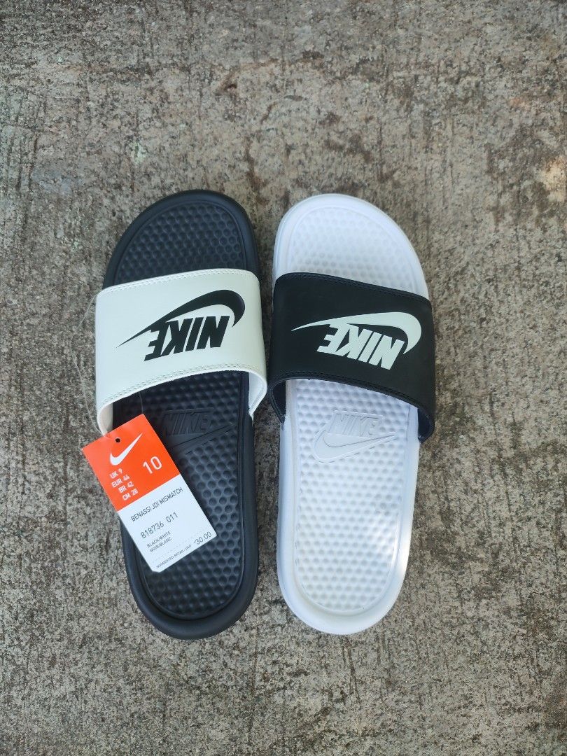 mismatch nike slides