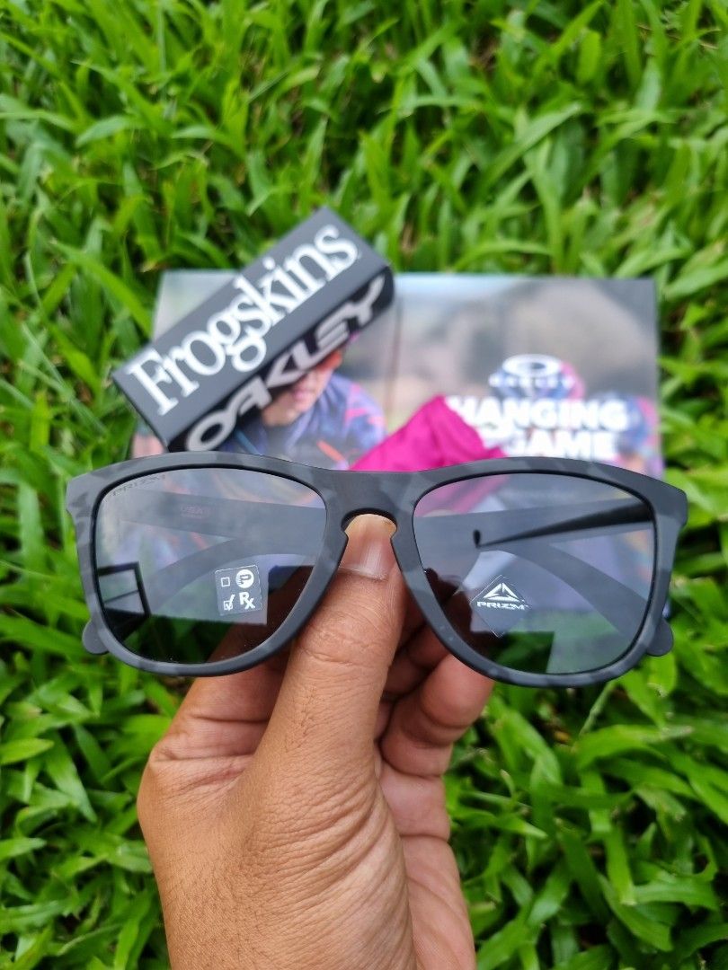 OAKLEY FROGSKINS MIX CAMO, Men's Fashion, Watches & Accessories, Sunglasses  & Eyewear on Carousell
