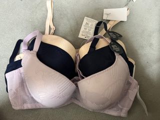 (Category: ) located in . Submitted by white.sky (Listing ID 1203801563, Image 1). Description: .