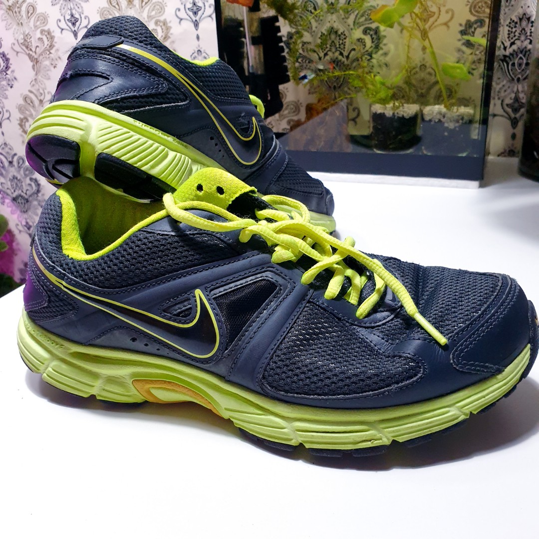 delicadeza Desarmamiento sentar Preloved) Nike Dart 9 Running Shoes (7UK), Men's Fashion, Footwear,  Sneakers on Carousell