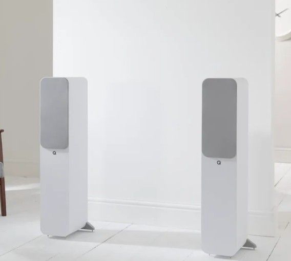 (BRAND NEW) Q acoustic 3050i white floor stand speakers, Audio