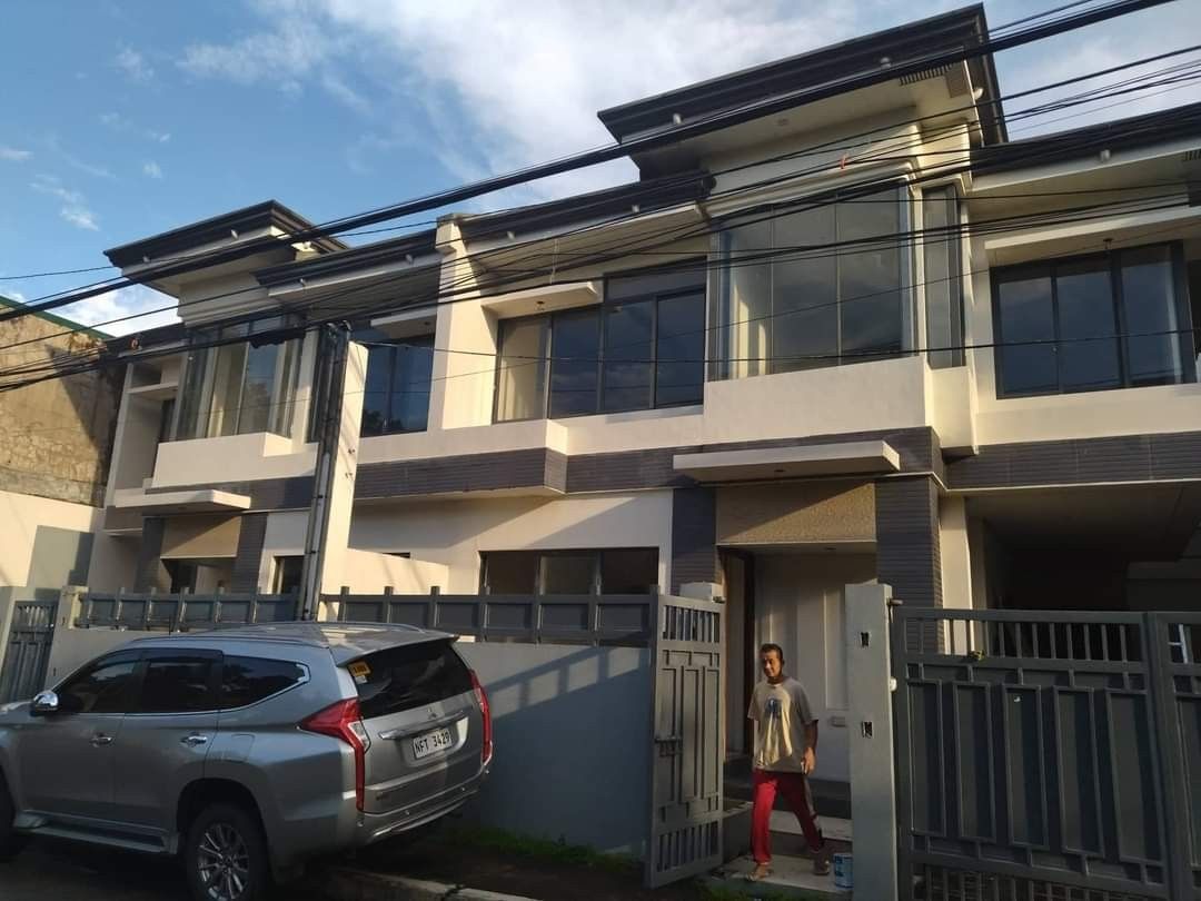 RFO 4 BEDROOM TOWNHOUSE IN DON ANTONIO HEIGHTS QUEZON CITY, Property