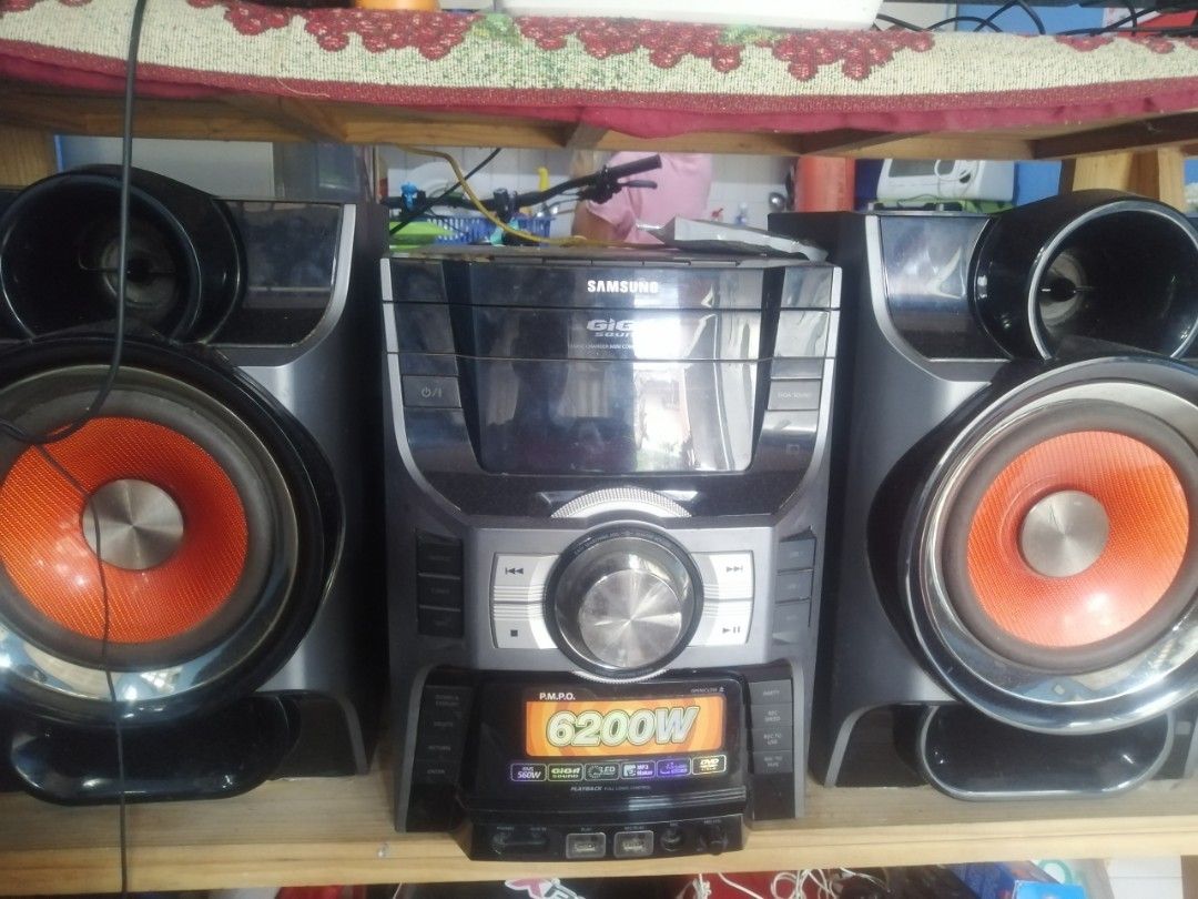 SAMSUNG Component (Category: Soundbars, Speakers & Amplifiers) located in Santa Cruz. Submitted by rzen79 (Listing ID 1203753363, Image 1). Description: AUX, USB, FM, AM. No Bluetooth. If Selling as is. Issue mahina ang sounds khit max volume. Kayo n magpagawa. Buy ur own risk..