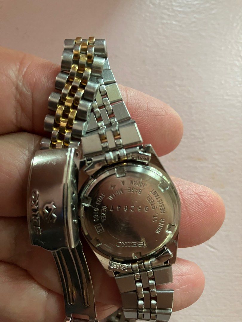 Seiko SQ TwoTone Quartz watch 3Y03 0160, Women's Fashion, Watches &  Accessories, Watches on Carousell
