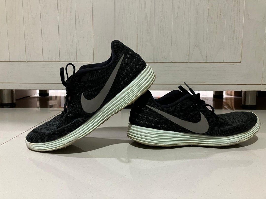 Sepatu hotsell nike lunar