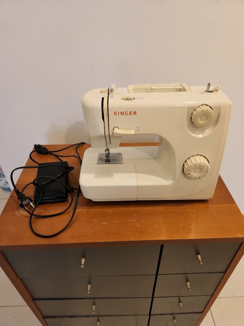 singer-sewing-machine-8280-with-foot-pedal-hobbies-toys-stationery