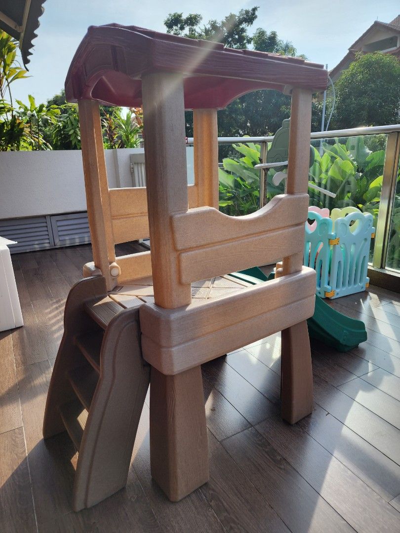 Step 2 Naturally Playful Lookout Treehouse, Hobbies & Toys, Toys