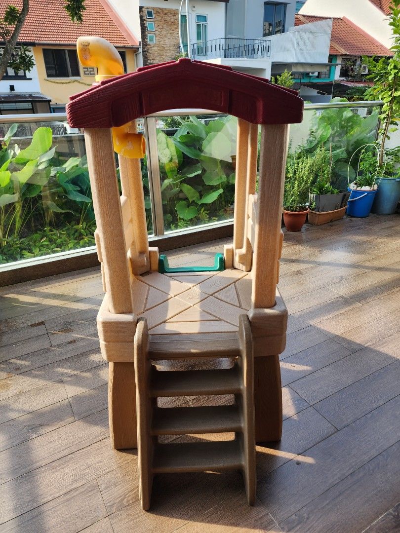 Step 2 Naturally Playful Lookout Treehouse, Hobbies & Toys, Toys