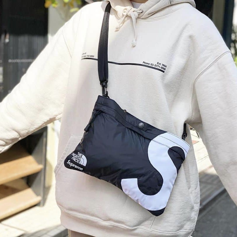 Supreme × the north face s logo shoulde