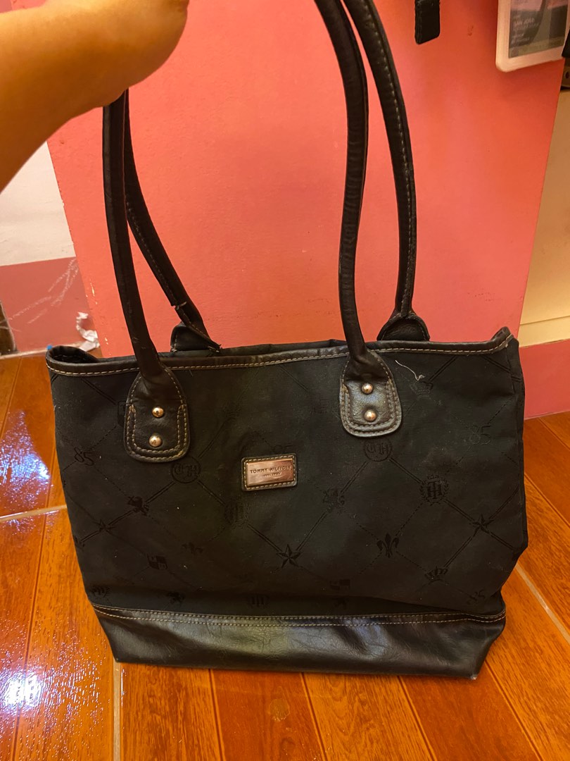 Tommy Hilfiger bag, Women's Fashion, Bags & Wallets, Shoulder Bags on
