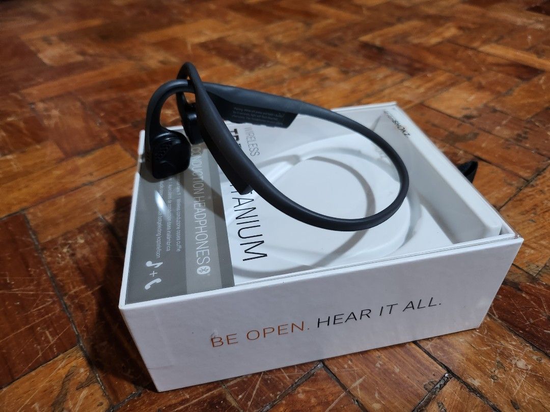 Trekz Titanium, Audio, Headphones & Headsets on Carousell