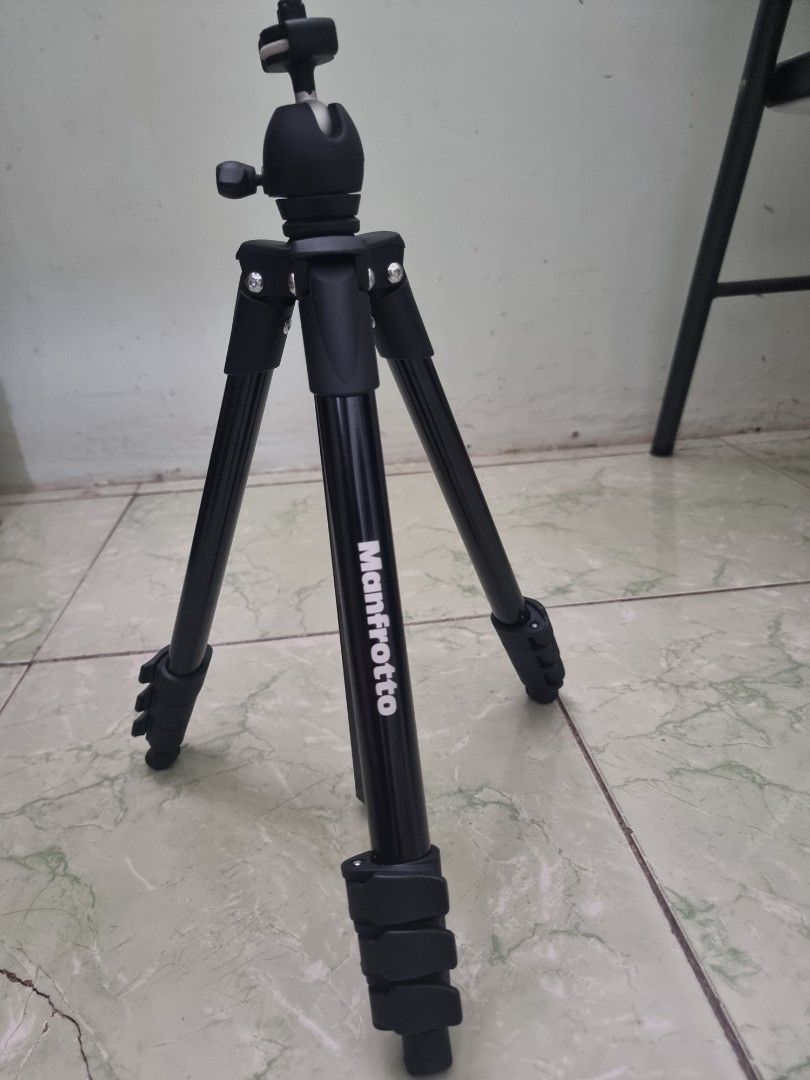 Tripod Manfrotto Compact Light Tripod, Fotografi di Carousell