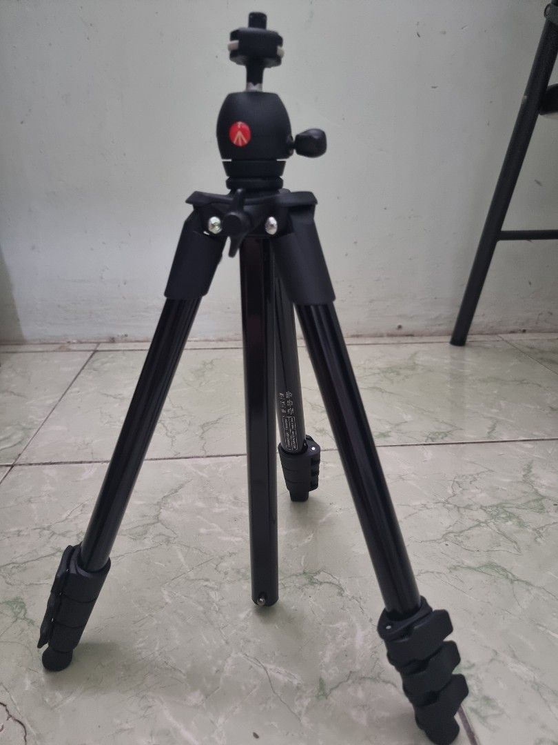 Tripod Manfrotto Compact Light Tripod, Fotografi di Carousell