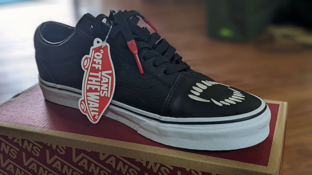 Vans old deals school shark