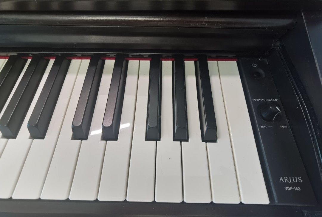 Yamaha Arius YDP143 Digital Electric Piano 88 Keys, Hobbies & Toys, Music & Media, Musical