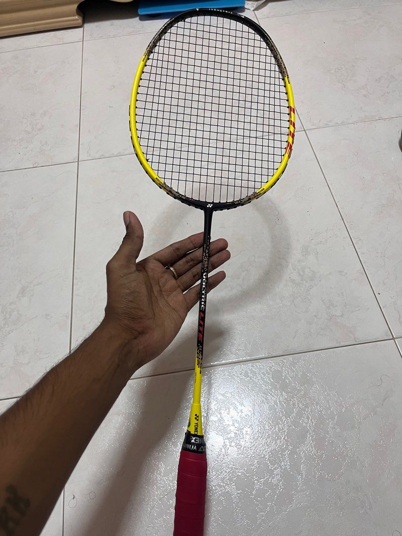 Yonex Voltric Lite, Sports Equipment, Sports & Games, Racket & Ball ...
