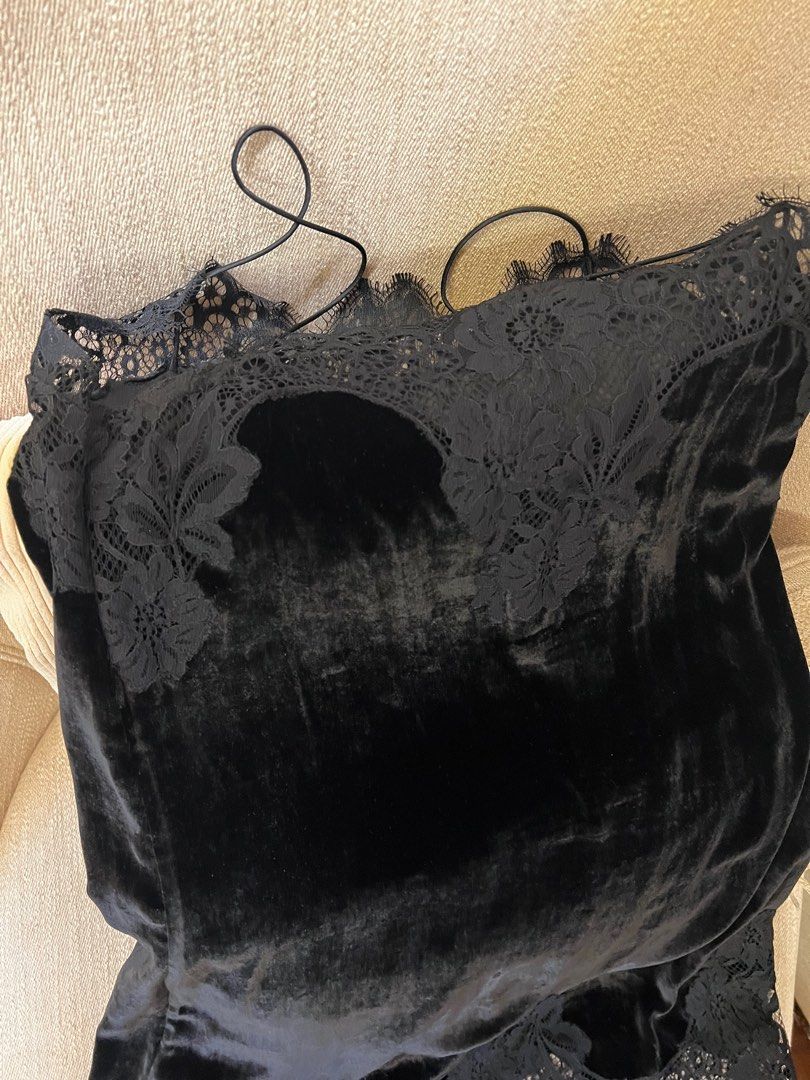 Alice and olivia on sale black slip dress