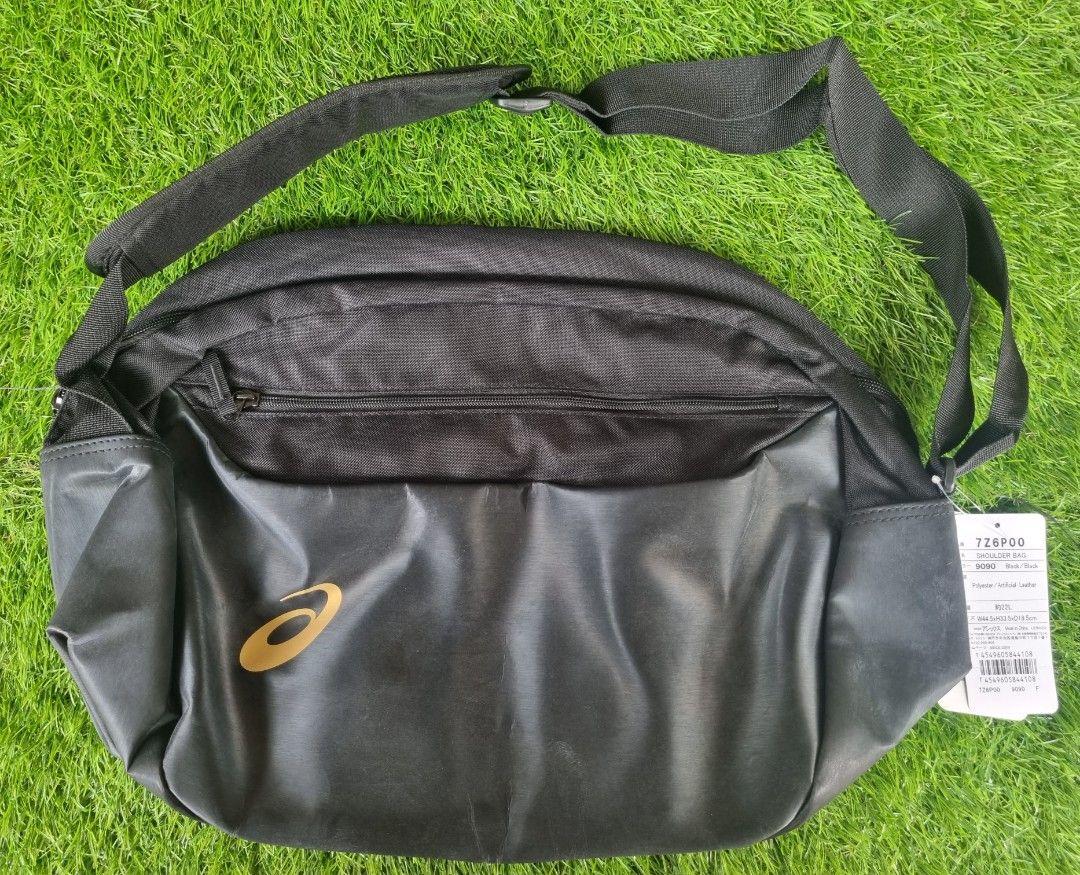 Asics shoulder bag, Sports Equipment, Other Sports Equipment and