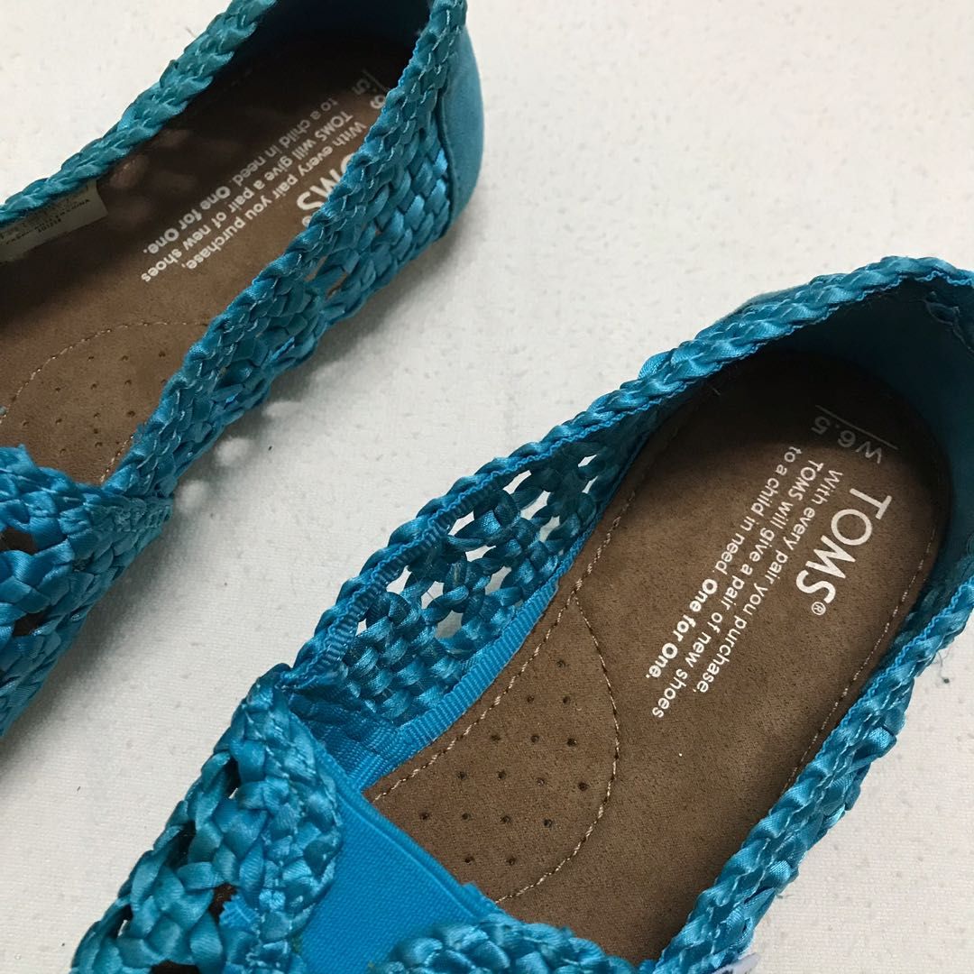 Aut. Toms Flat Shoes, Women's Fashion, Footwear, Flats on Carousell
