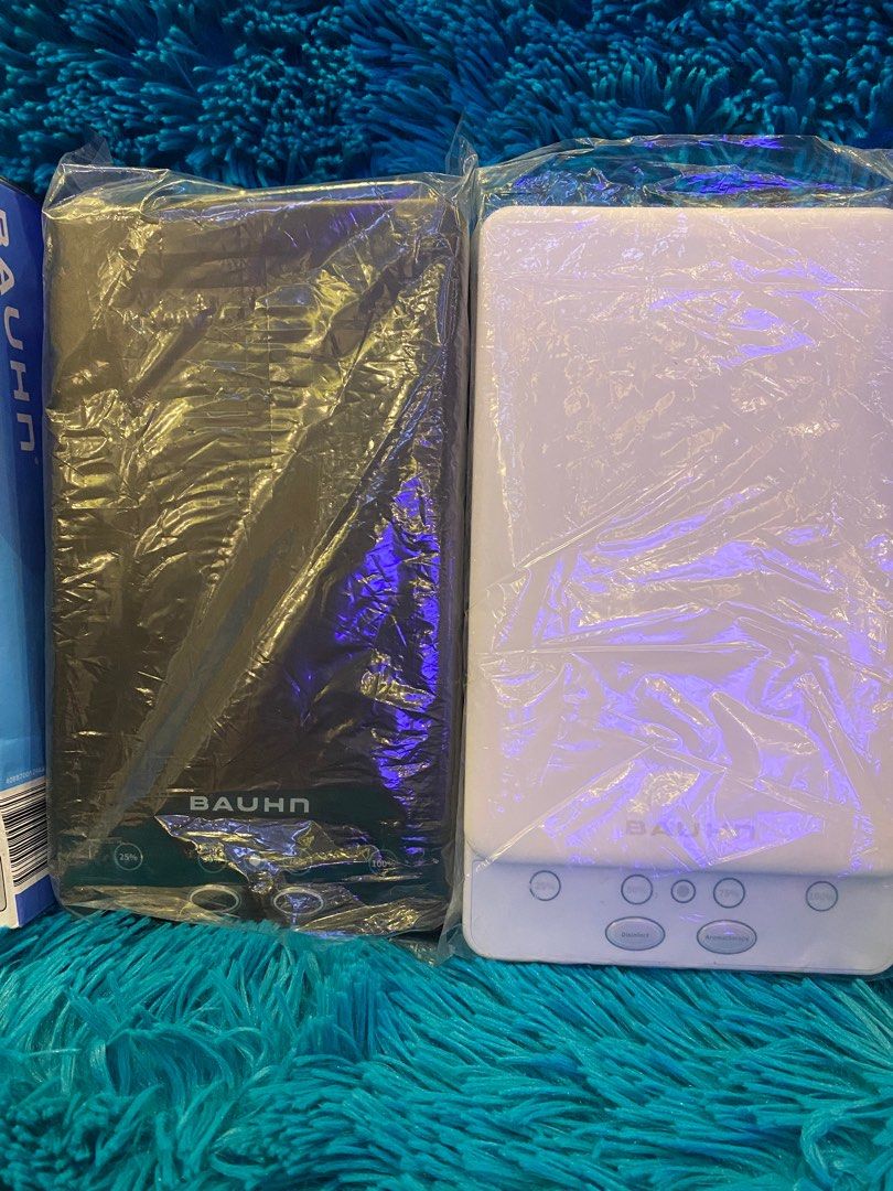Bauhn UV Phone Sanitiser with Wireless Charging (Category: Batteries & Power Banks) located in Las Pinas. Submitted by wengm (Listing ID 1204037863, Image 3). Description: Bauhn UV Phone Sanitiser with Wireless Charging Kills bacteria and germs with UV radiation (A & C) Qi certified wireless charging Fits phones up to 7” Oil diffuser to scent the phone Power input: 5VDC 3A Built-in USB output: 5VDC 1A Wireless charging support: Supports standard 
