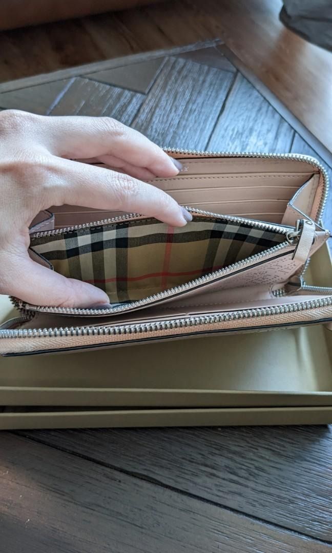 Burberry perforated wallet outlet
