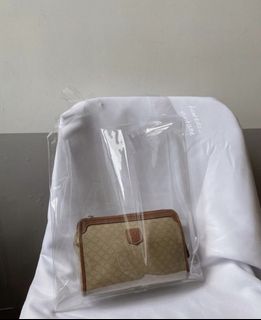 （分類：）位於 。 由 authentic.goods1999 提交（商品編號 1204052611，圖片 1）。簡介： 。