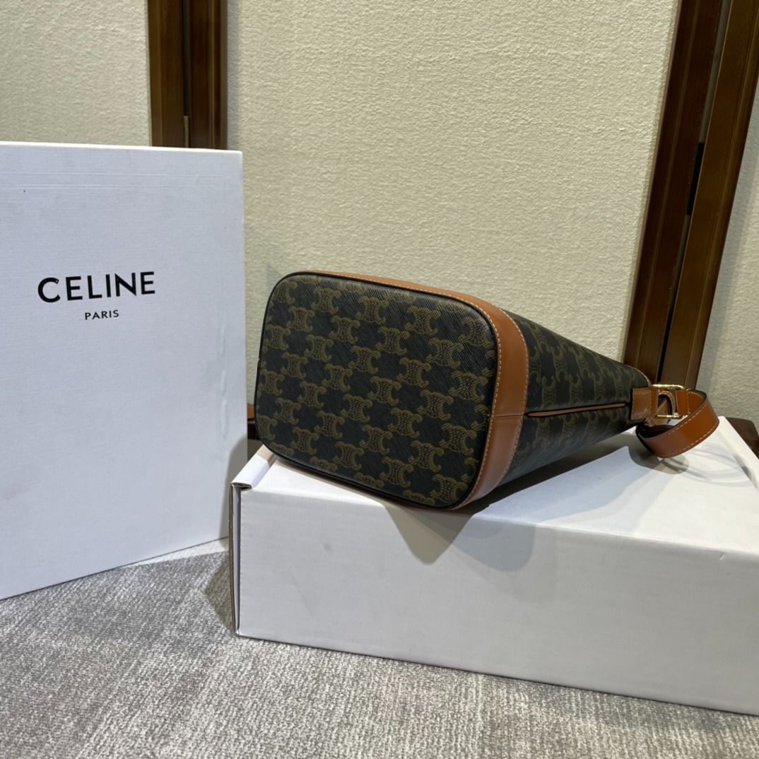 CELINE FOLCO BAG, 名牌, 手袋及銀包 Carousell