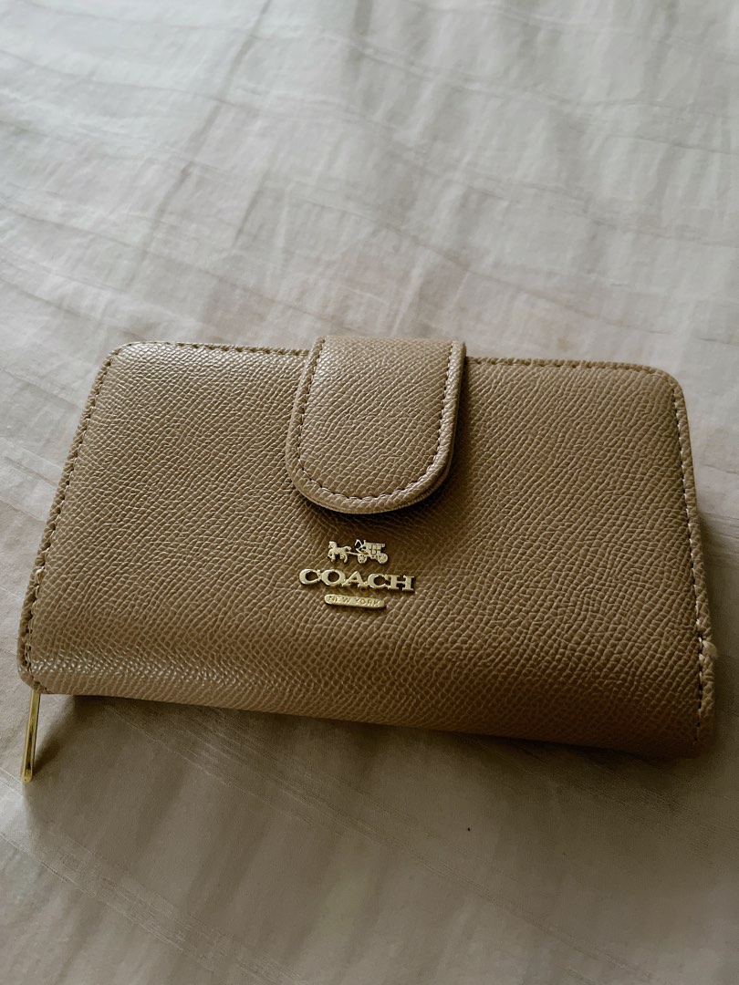 Coach Medium Wallet, Luxury, Bags & Wallets on Carousell