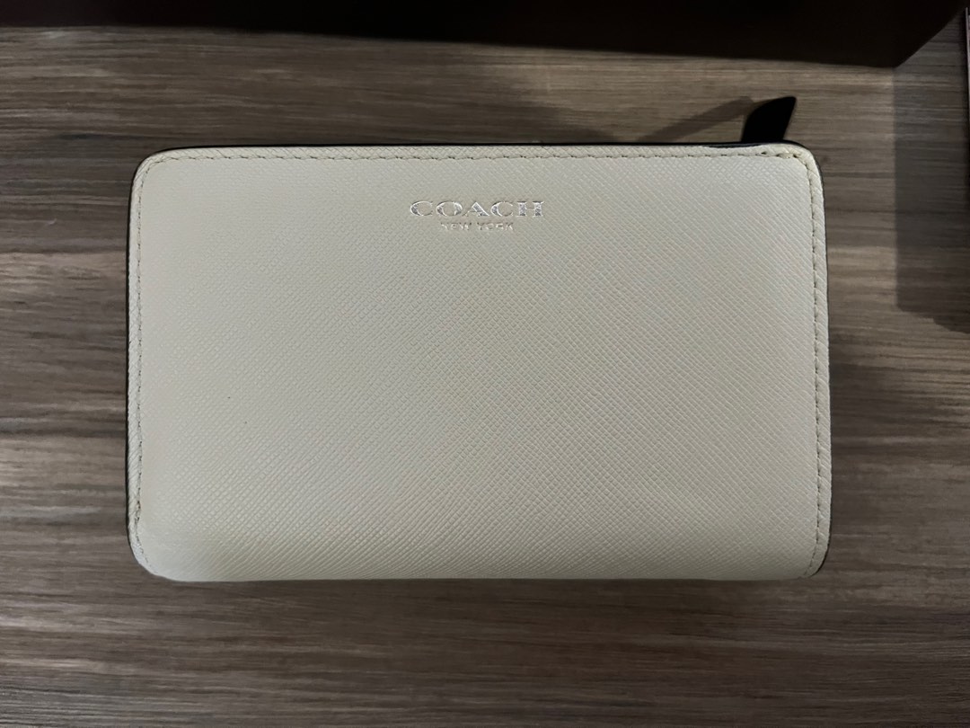 Coach wallet (white), Women's Fashion, Bags & Wallets, Wallets & Card