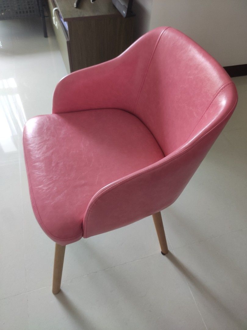 Comfy chair, desk chair, office chair, Furniture & Home Living