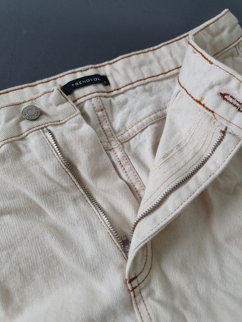 Cream coloured jeans, Women's Fashion, Bottoms, Jeans & Leggings on