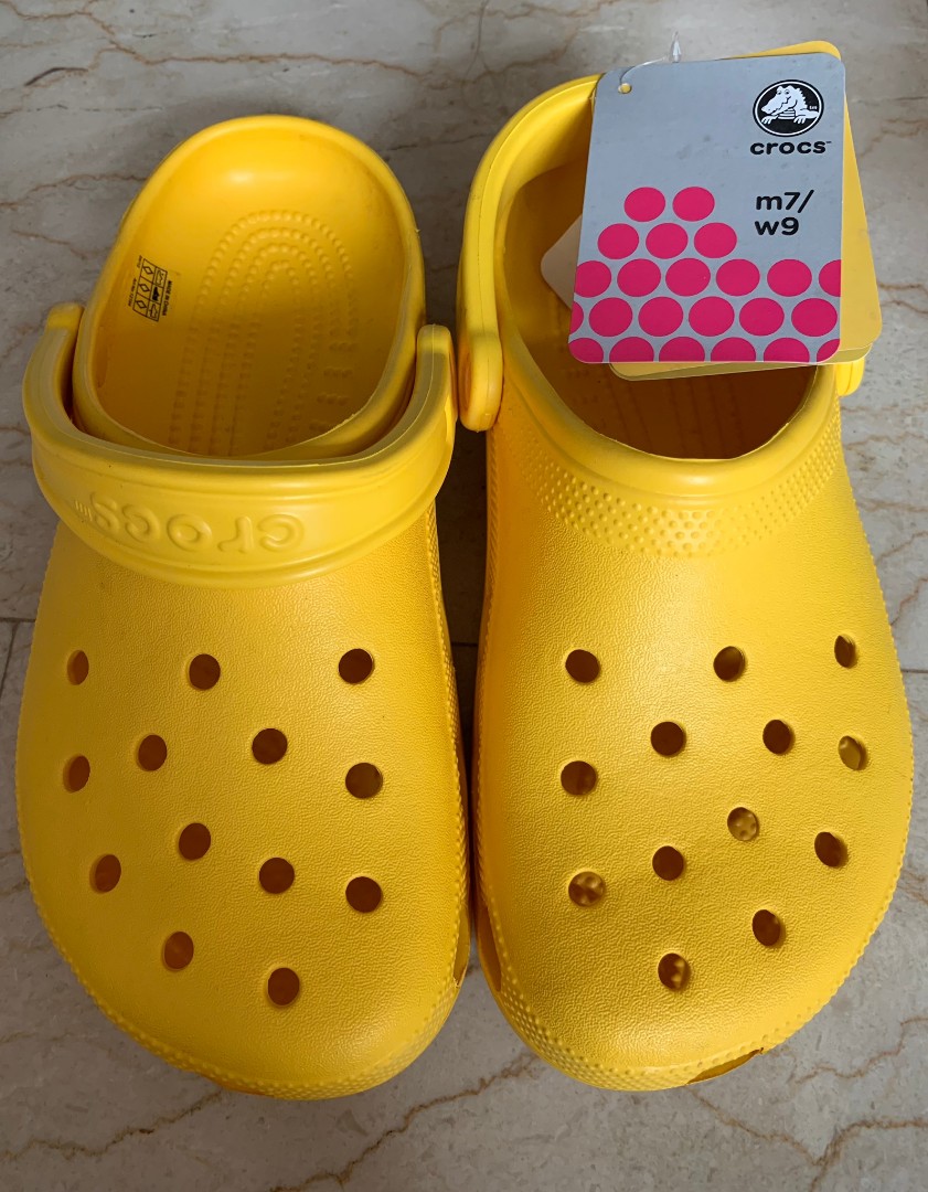 Crocs clog M7/W9, Men's Fashion, Footwear, Flipflops and Slides on ...