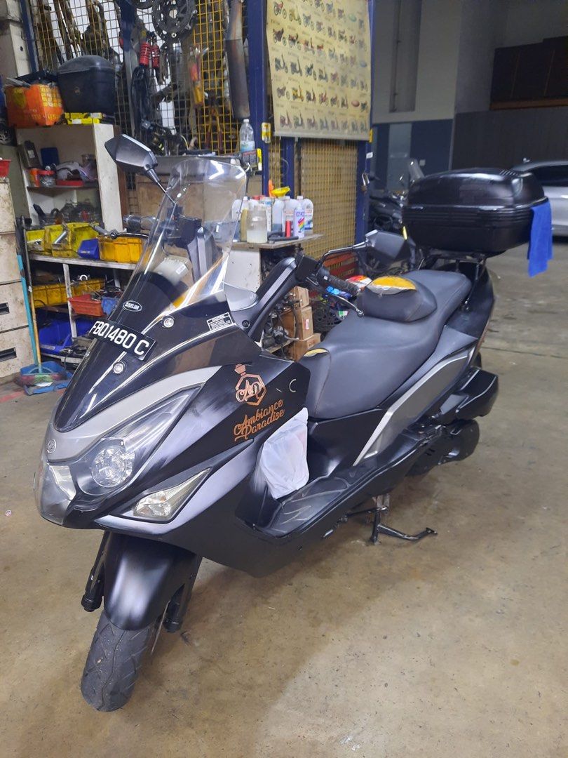 daelim 250cc scooter