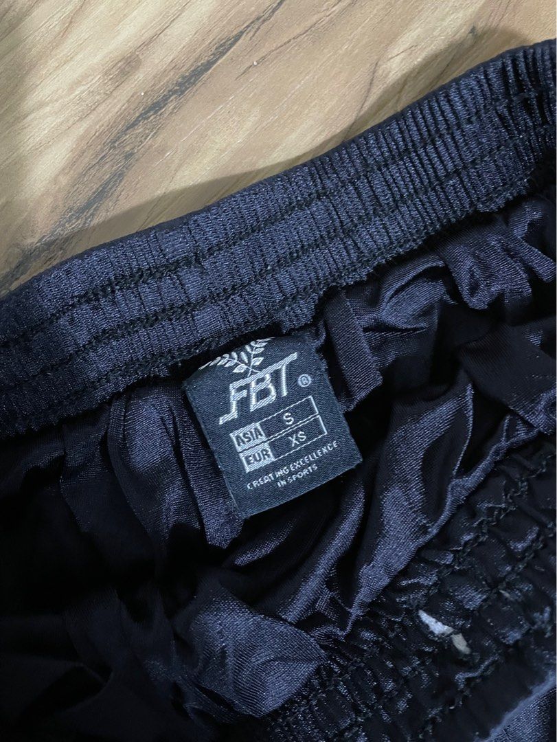 FBT Shorts (Category: Activewear) located in Singapore. Submitted by fnsee (Listing ID 1204166360, Image 2). Description: .