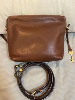 (Category: ) located in . Submitted by shopdecluttereditems (Listing ID 1203980492, Image 1). Description: .